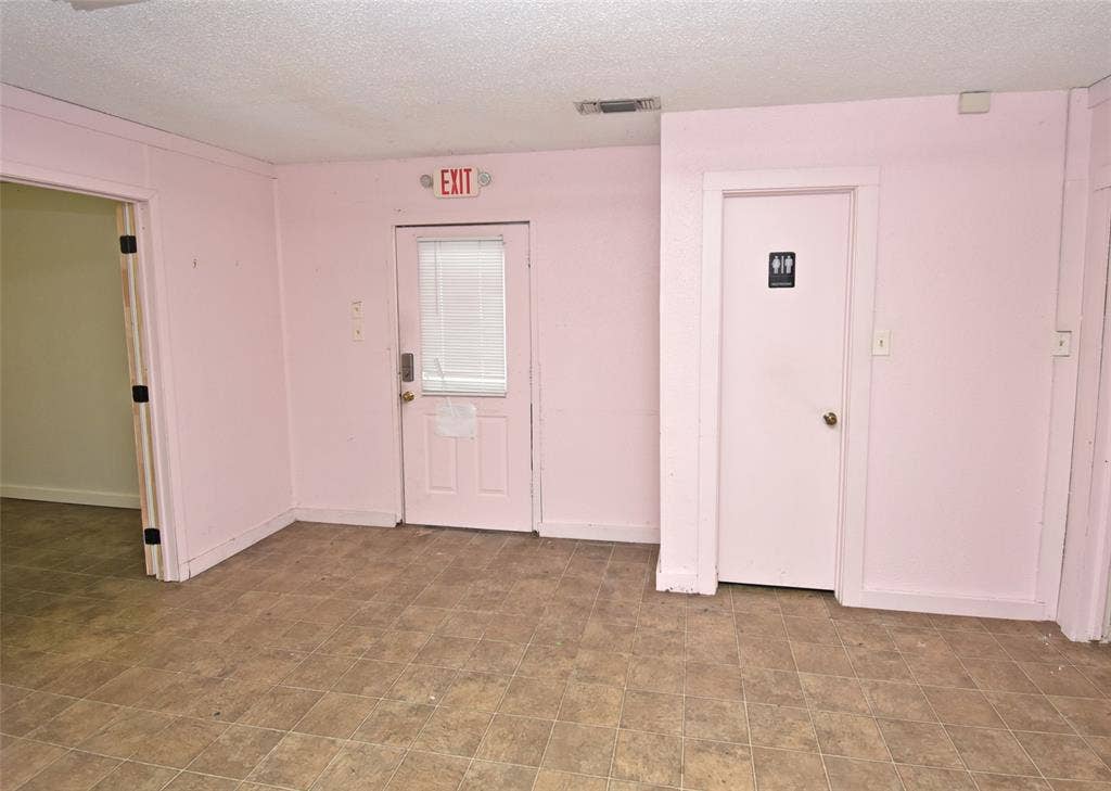 415 W McDonald Street, Mineola, TX 75773