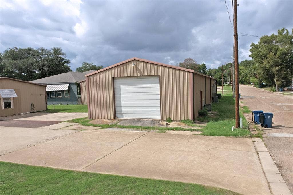 415 W McDonald Street, Mineola, TX 75773