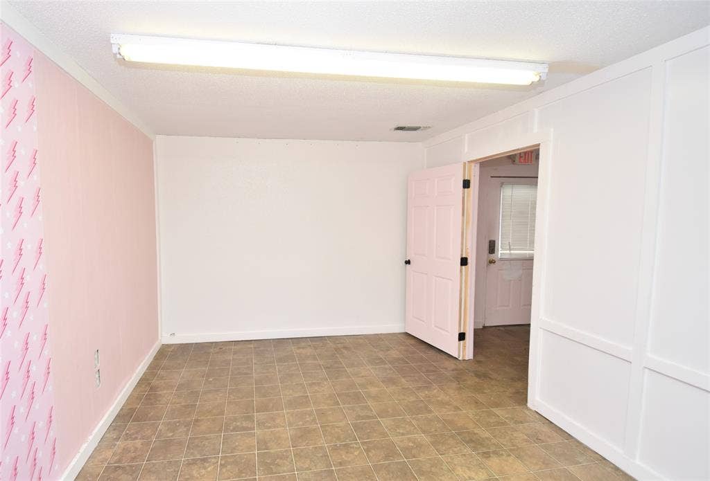 415 W McDonald Street, Mineola, TX 75773