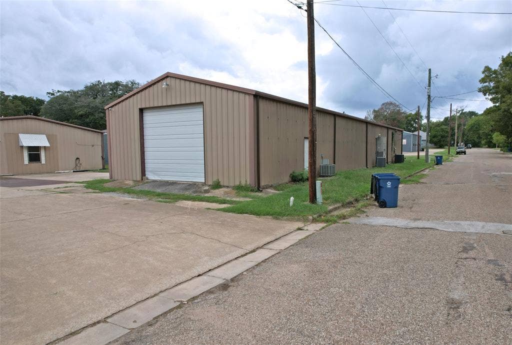 415 W McDonald Street, Mineola, TX 75773
