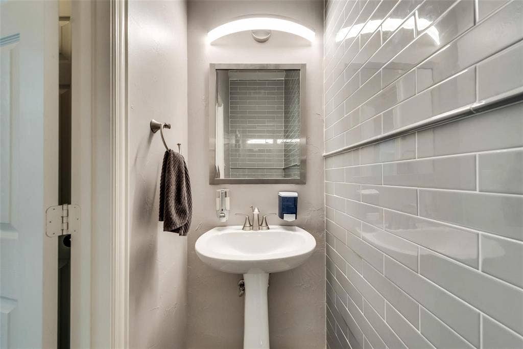 2109 Indian Trail, Rowlett, TX 75088 2109 Indian Trail, Rowlett, TX 75088