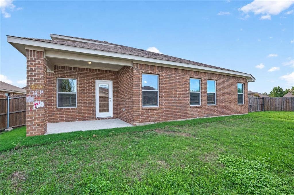 2121 Silsbee Court, Forney, TX 75126 2121 Silsbee Court, Forney, TX 75126