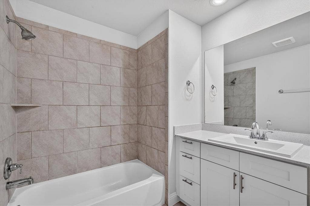 2121 Silsbee Court, Forney, TX 75126 2121 Silsbee Court, Forney, TX 75126