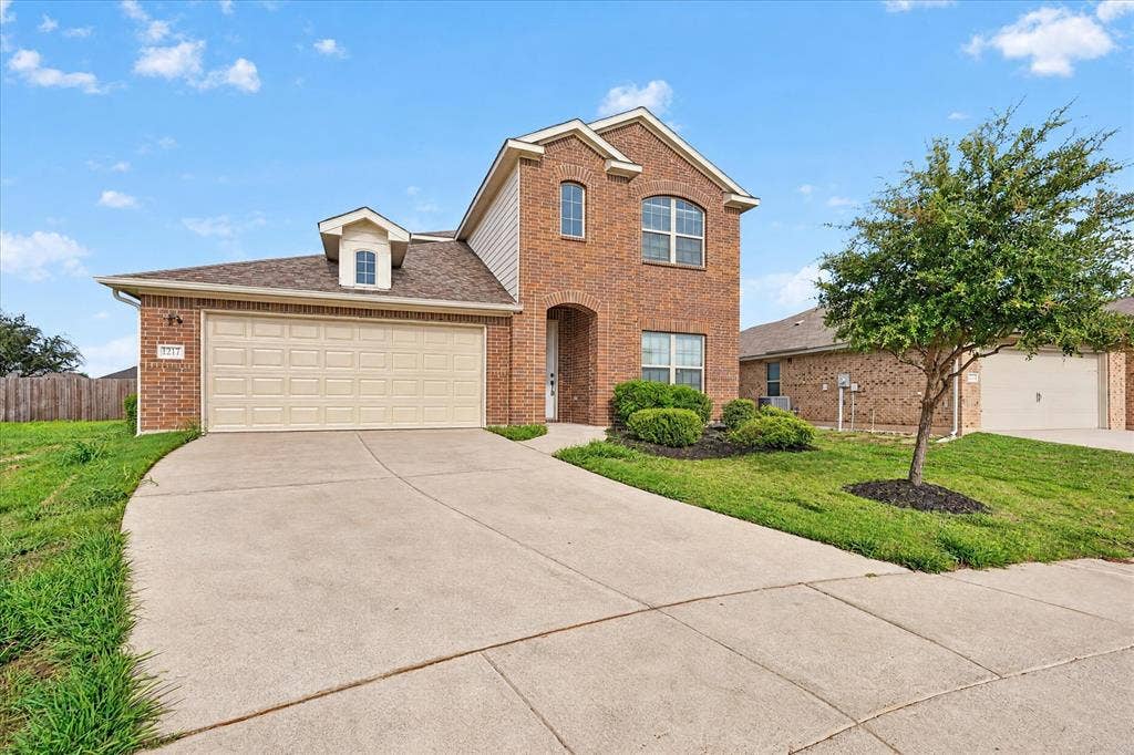 2121 Silsbee Court, Forney, TX 75126 2121 Silsbee Court, Forney, TX 75126