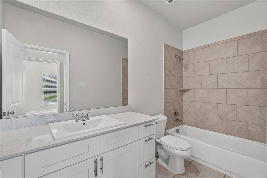 2121 Silsbee Court, Forney, TX 75126 2121 Silsbee Court, Forney, TX 75126