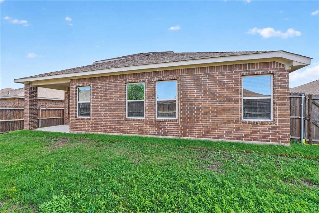 2121 Silsbee Court, Forney, TX 75126 2121 Silsbee Court, Forney, TX 75126