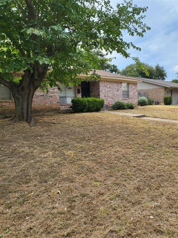Property photo for 1551 Pamela Lane, Fort Worth, TX