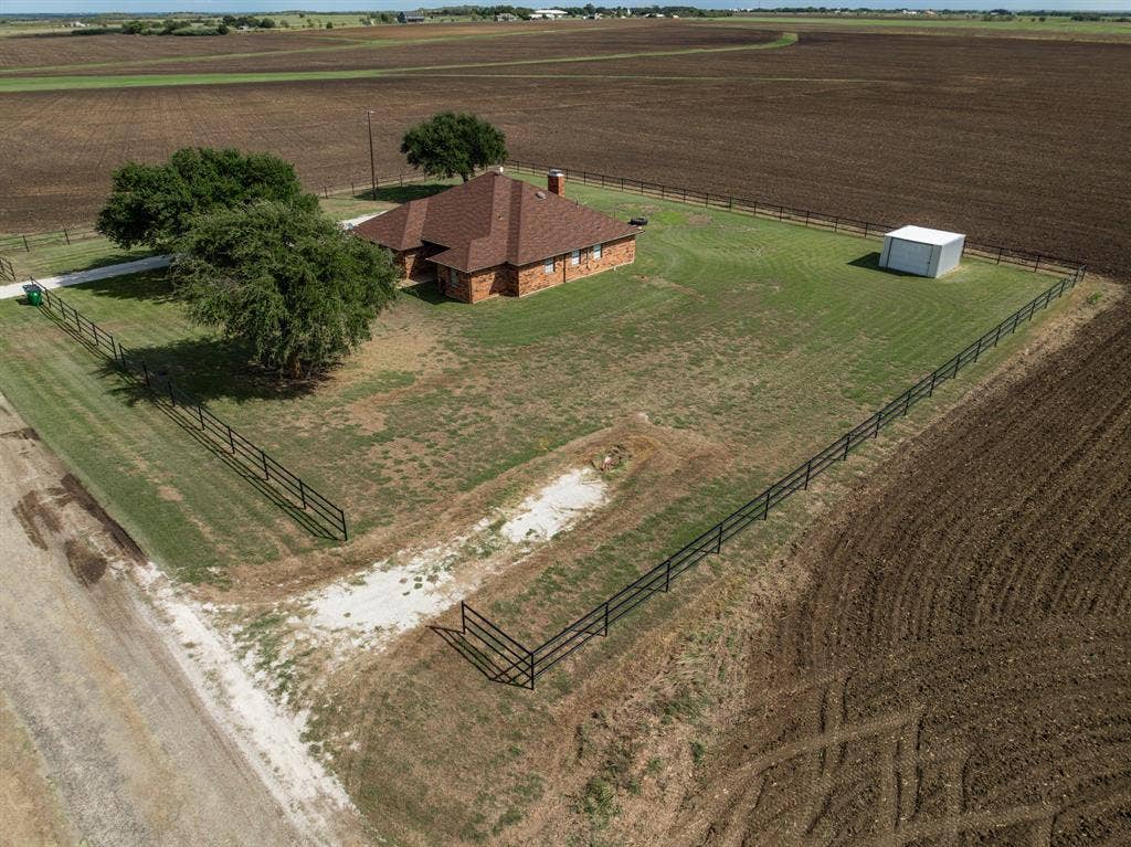 369 Odom Road, Avalon, TX 76623 369 Odom Road, Avalon, TX 76623