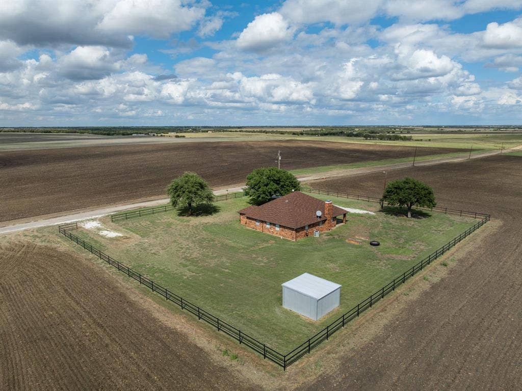 369 Odom Road, Avalon, TX 76623 369 Odom Road, Avalon, TX 76623
