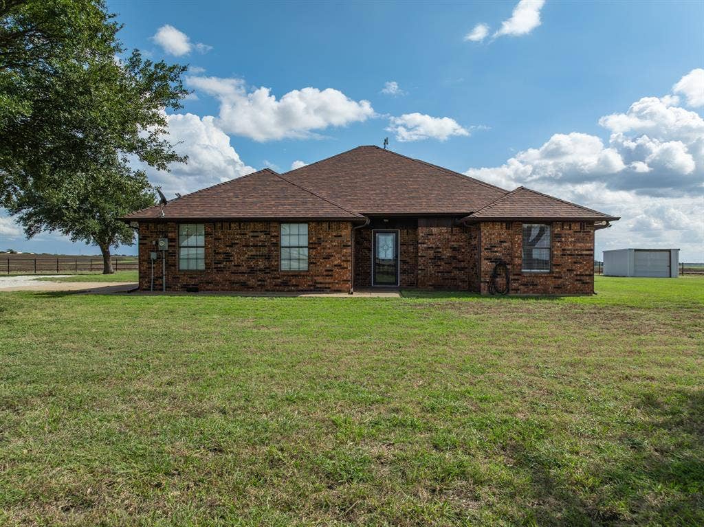 369 Odom Road, Avalon, TX 76623 369 Odom Road, Avalon, TX 76623