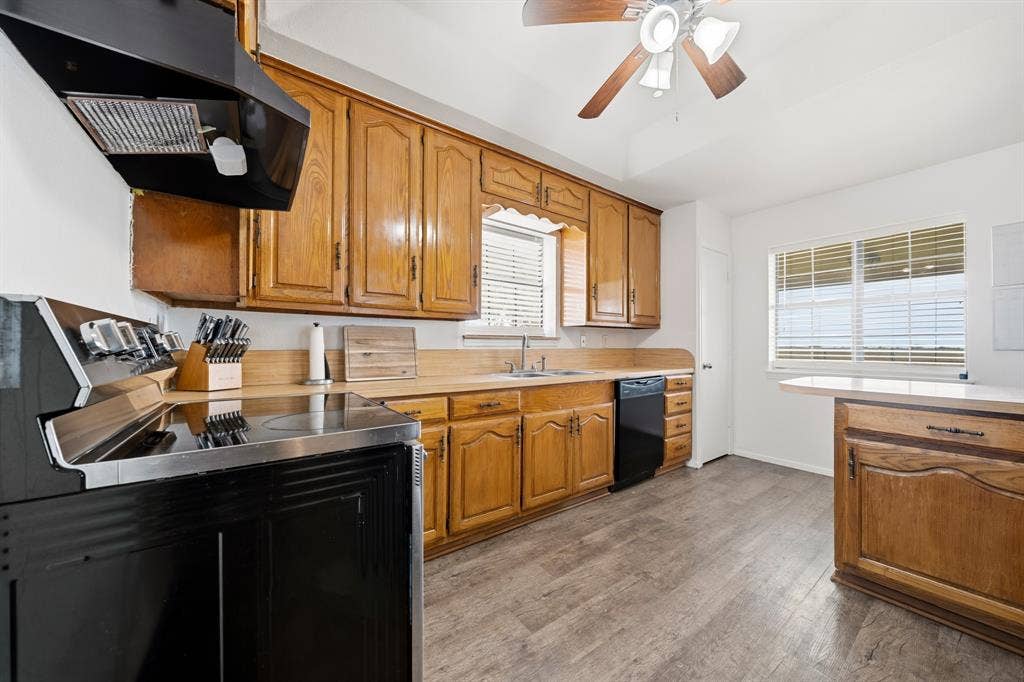 369 Odom Road, Avalon, TX 76623 369 Odom Road, Avalon, TX 76623