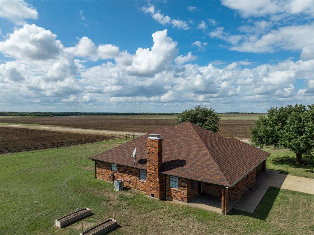 369 Odom Road, Avalon, TX 76623 369 Odom Road, Avalon, TX 76623