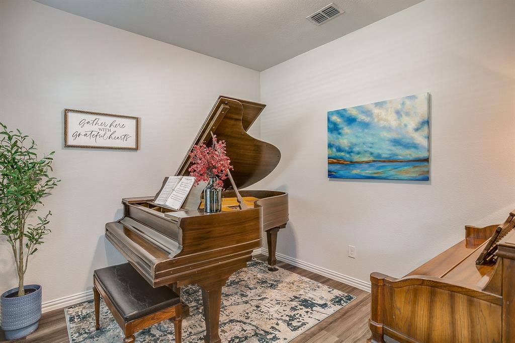 2716 Andesite Lane, Fort Worth, TX 76108