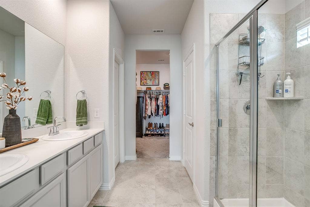 2716 Andesite Lane, Fort Worth, TX 76108