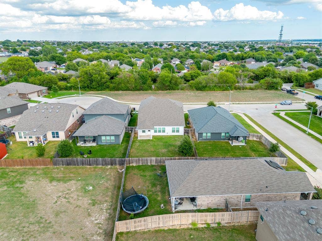 2716 Andesite Lane, Fort Worth, TX 76108
