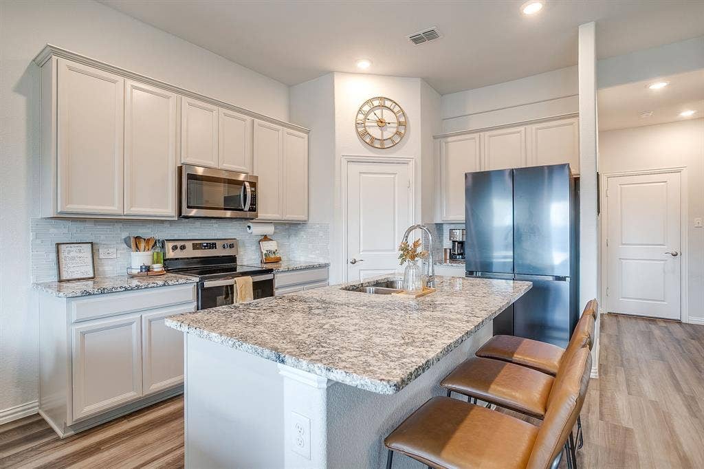 2716 Andesite Lane, Fort Worth, TX 76108
