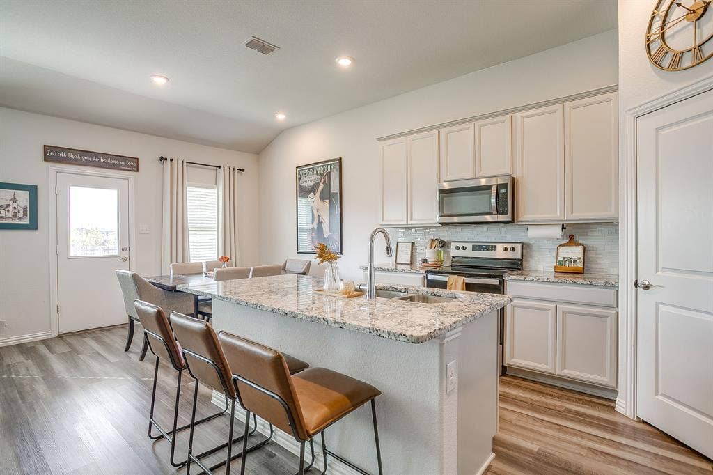 2716 Andesite Lane, Fort Worth, TX 76108