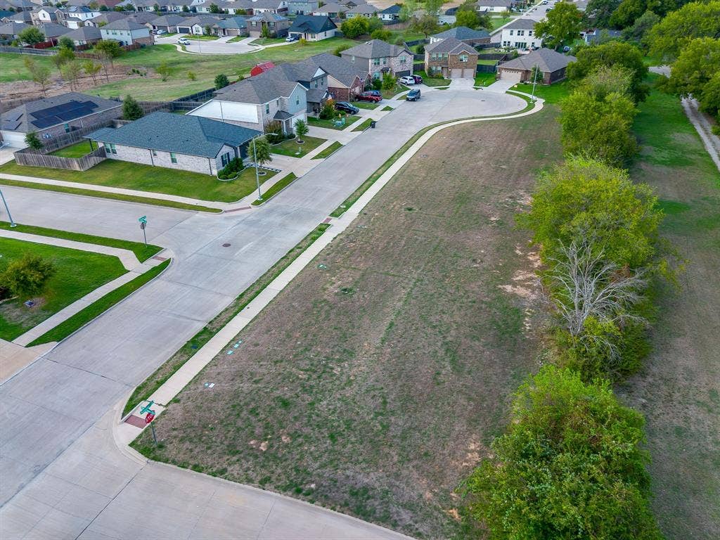 2716 Andesite Lane, Fort Worth, TX 76108