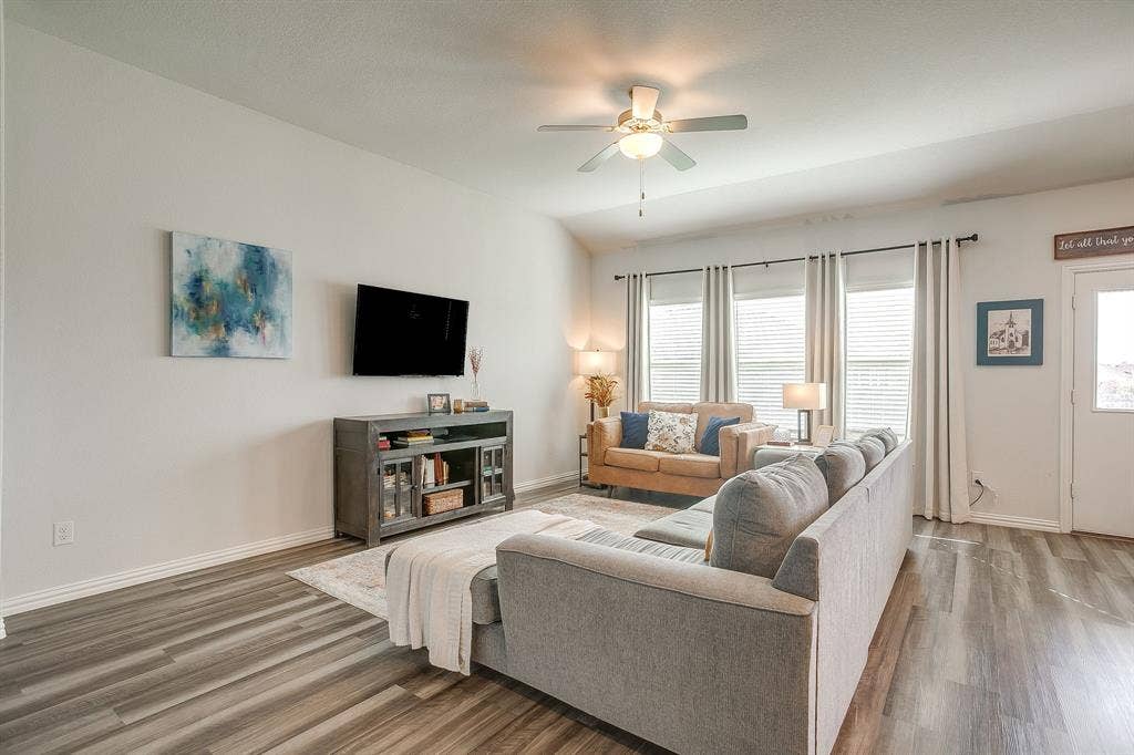 2716 Andesite Lane, Fort Worth, TX 76108