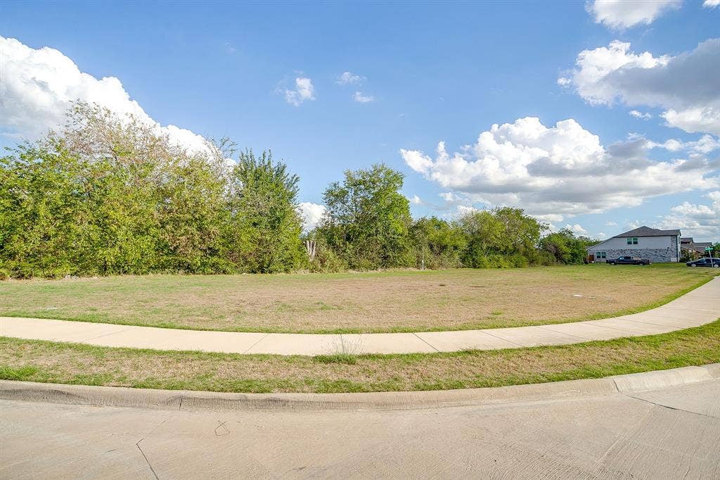 2716 Andesite Lane, Fort Worth, TX 76108
