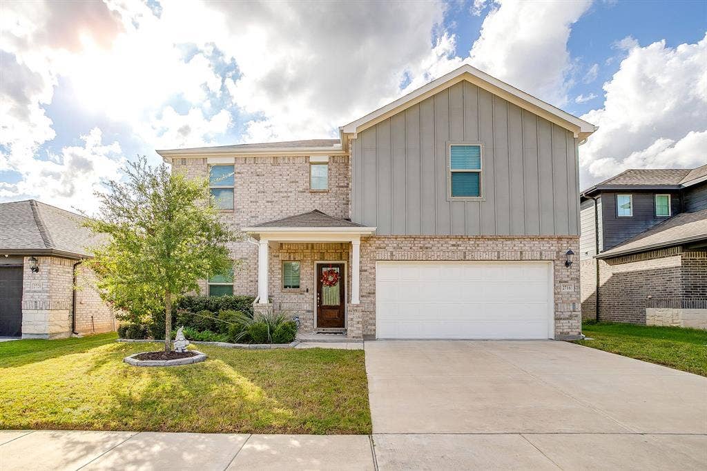 2716 Andesite Lane, Fort Worth, TX 76108