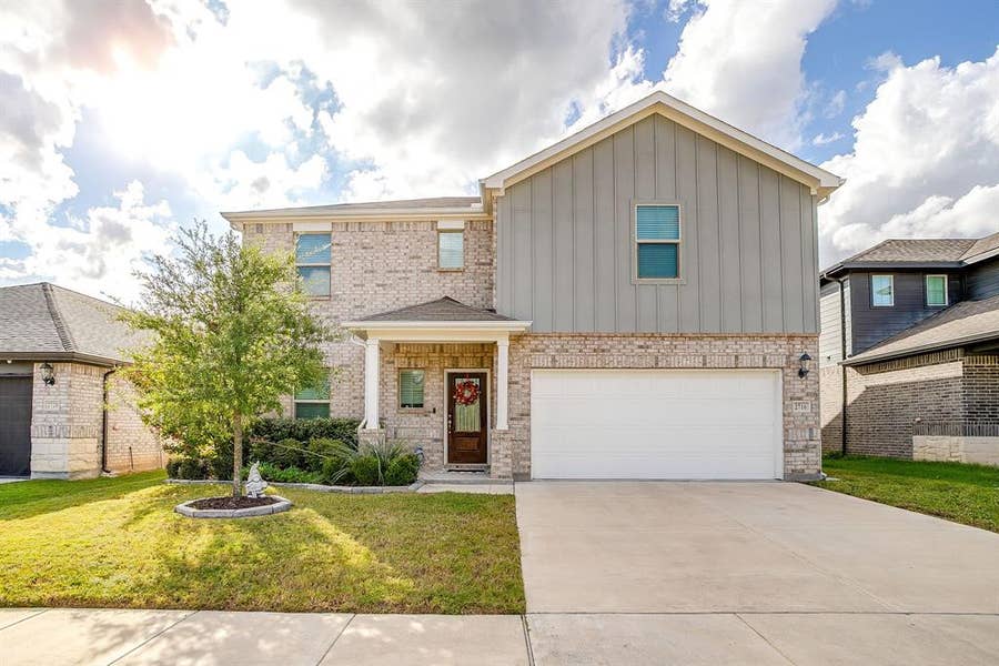 Property photo for 2716 Andesite Lane, Fort Worth, TX