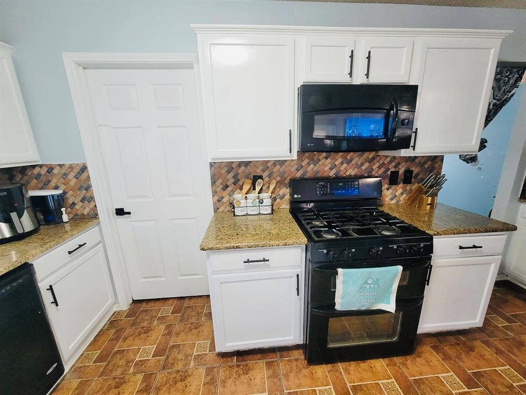 7406 Armstrong Lane, Rowlett, TX 75089 7406 Armstrong Lane, Rowlett, TX 75089