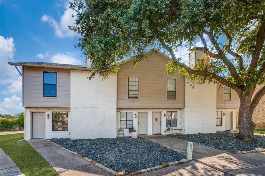Property photo for 2806 Wimbledon Court, Garland, TX