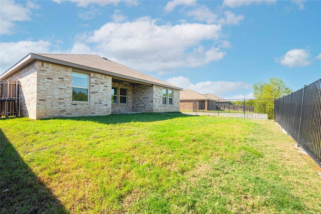 3239 Everly Drive, Fate, TX 75189
