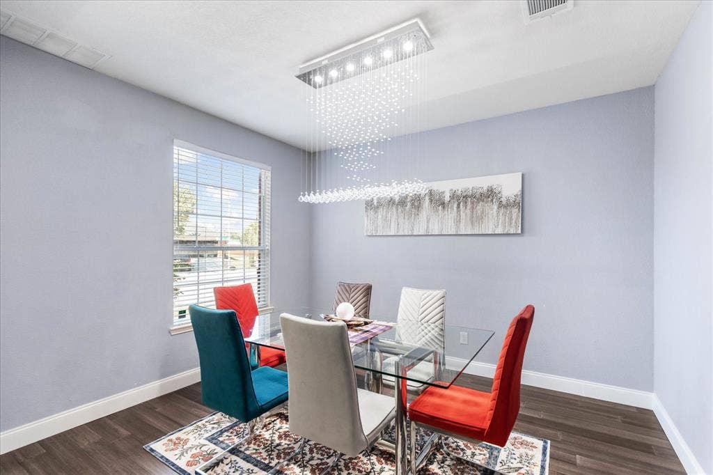 1047 Stream Drive, Grand Prairie, TX 75052 1047 Stream Drive, Grand Prairie, TX 75052