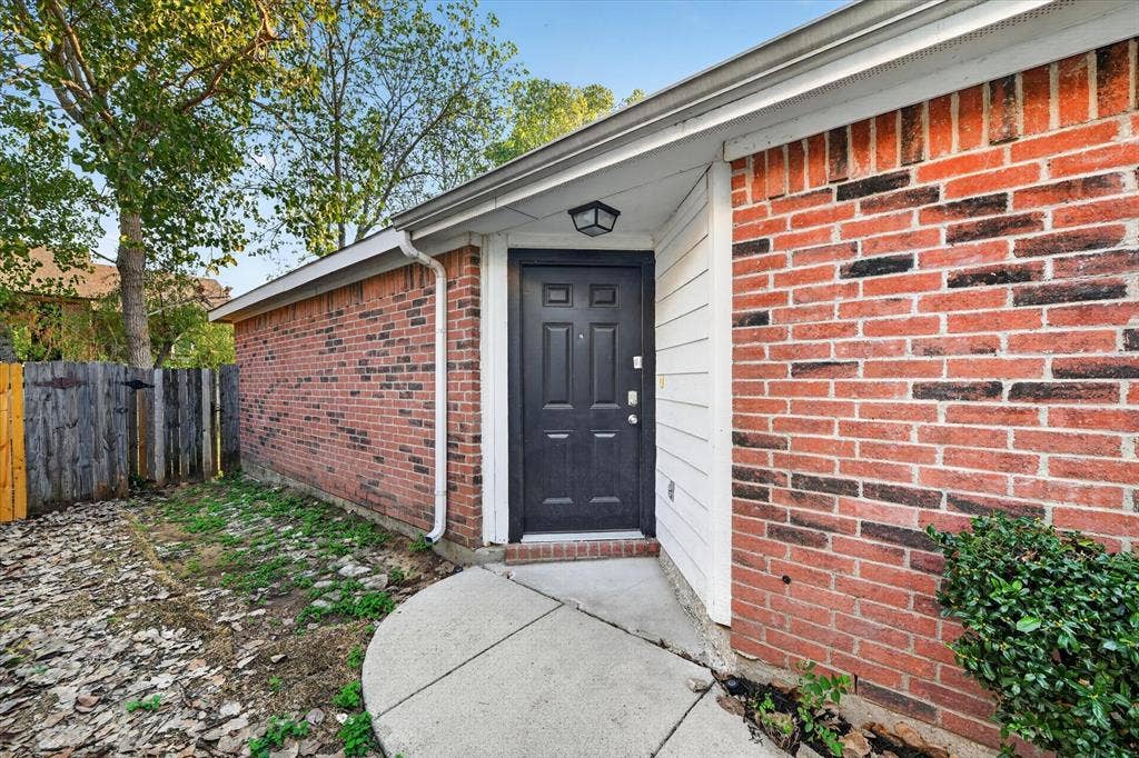 8809 Highland Orchard Drive, Fort Worth, TX 76179