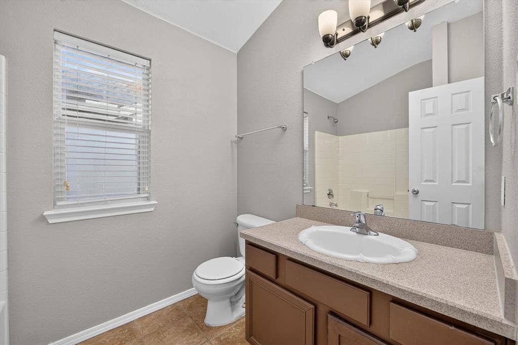 8809 Highland Orchard Drive, Fort Worth, TX 76179