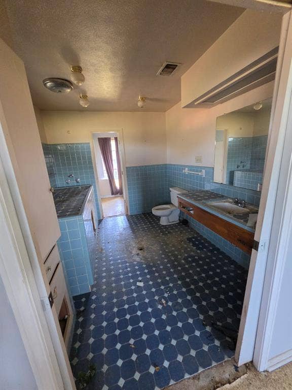 409 W Athens Street, Hutchins, TX 75141 409 W Athens Street, Hutchins, TX 75141