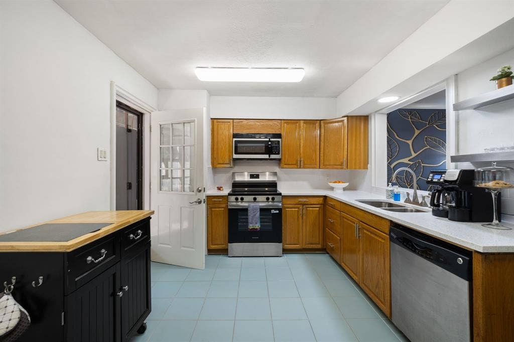 7714 Royal Lane, #110, Dallas, TX 75230 7714 Royal Lane, #110, Dallas, TX 75230