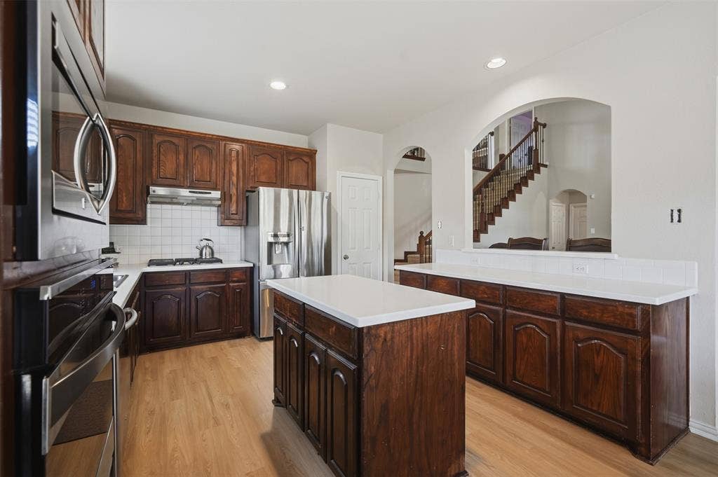 9006 Hogan Drive, Rowlett, TX 75089 9006 Hogan Drive, Rowlett, TX 75089