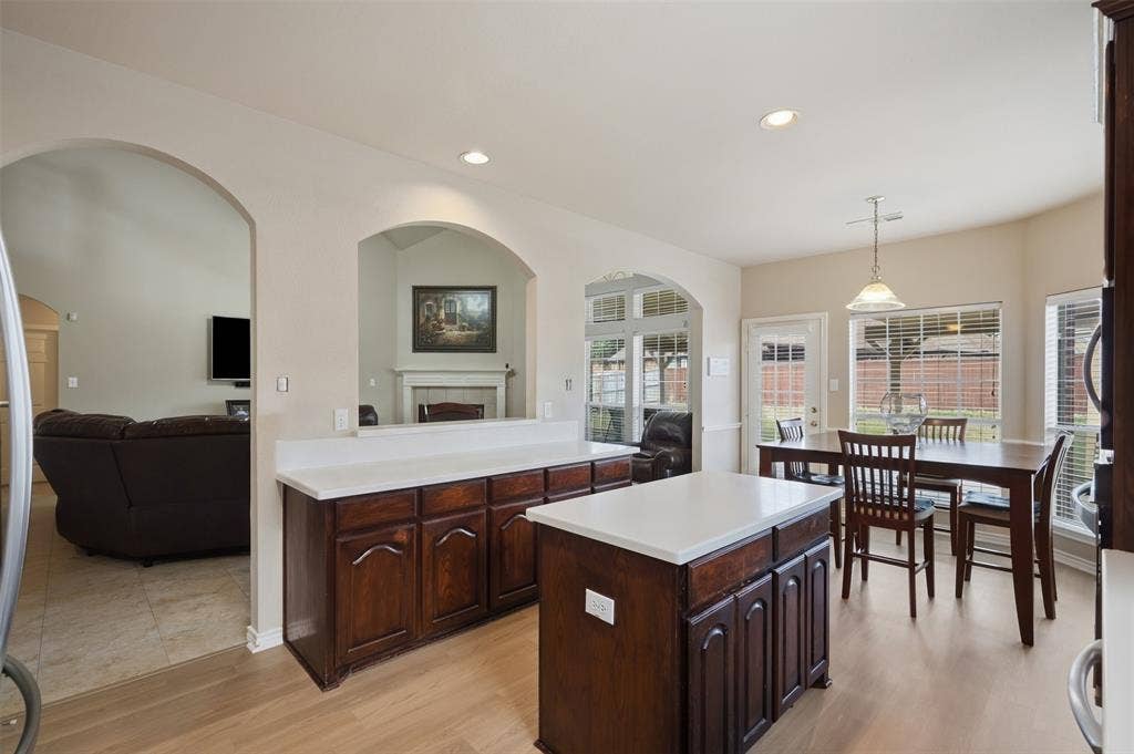 9006 Hogan Drive, Rowlett, TX 75089 9006 Hogan Drive, Rowlett, TX 75089