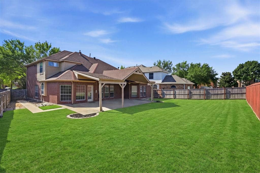 9006 Hogan Drive, Rowlett, TX 75089 9006 Hogan Drive, Rowlett, TX 75089