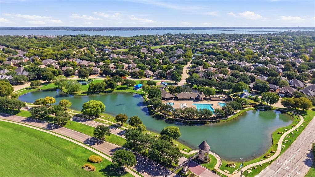 9006 Hogan Drive, Rowlett, TX 75089 9006 Hogan Drive, Rowlett, TX 75089