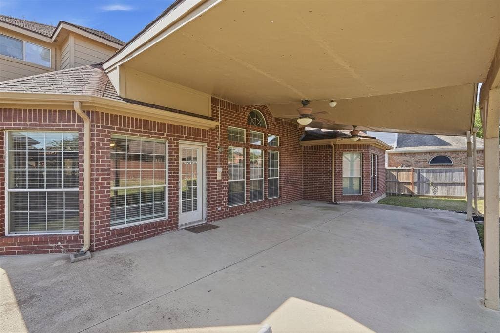9006 Hogan Drive, Rowlett, TX 75089 9006 Hogan Drive, Rowlett, TX 75089
