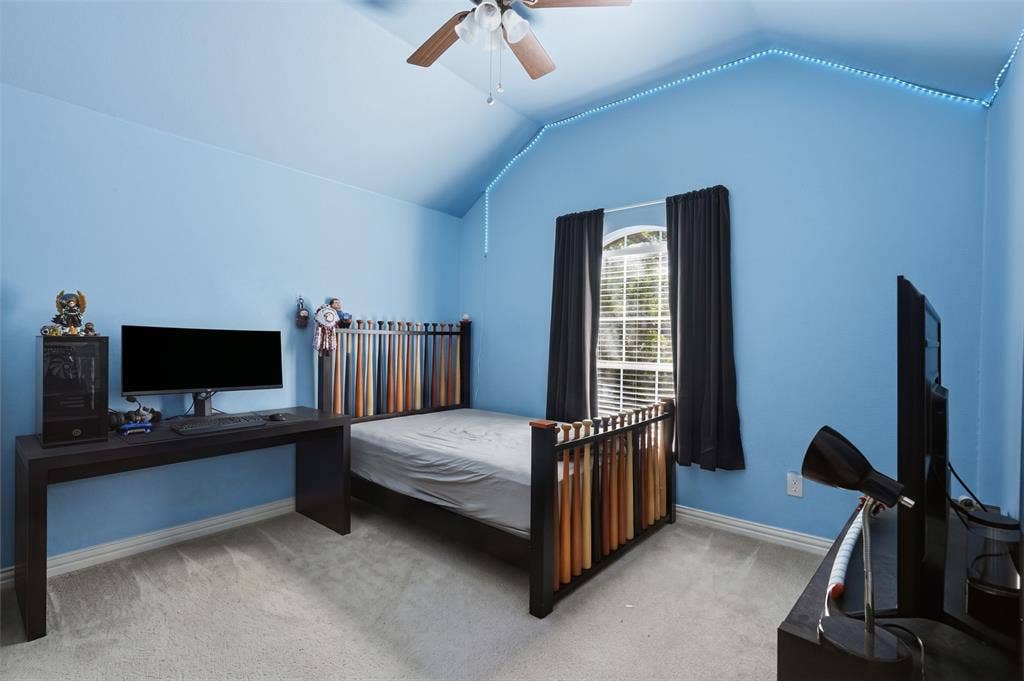 9006 Hogan Drive, Rowlett, TX 75089 9006 Hogan Drive, Rowlett, TX 75089