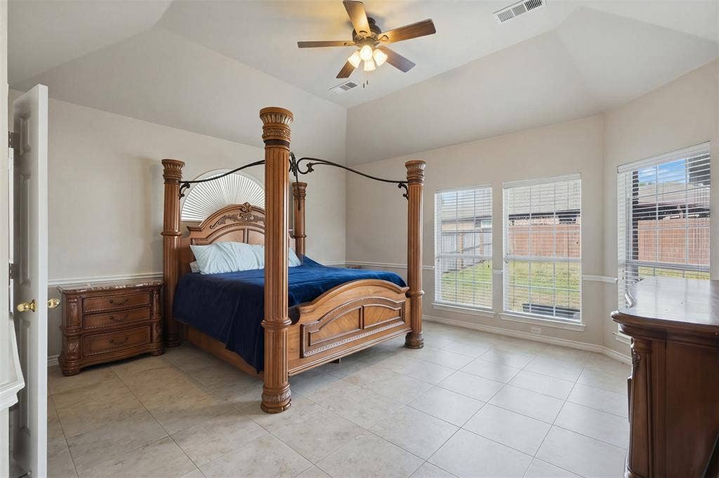 9006 Hogan Drive, Rowlett, TX 75089 9006 Hogan Drive, Rowlett, TX 75089