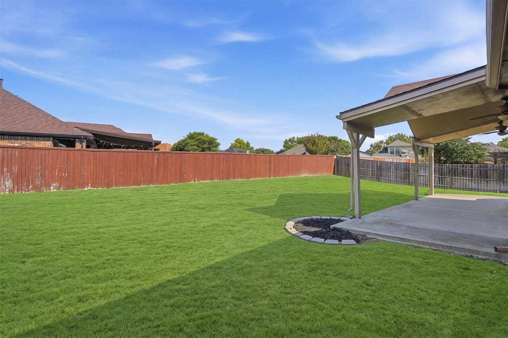 9006 Hogan Drive, Rowlett, TX 75089 9006 Hogan Drive, Rowlett, TX 75089