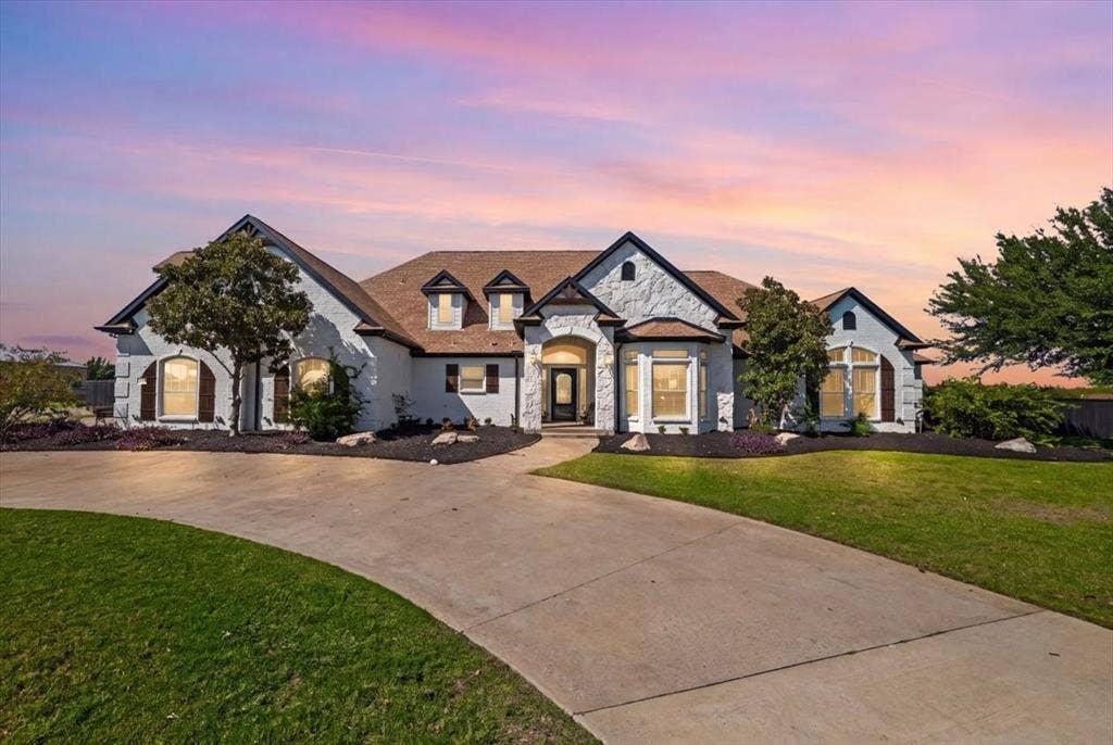 2811 Timber Rock Lane, Midlothian, TX 76065 2811 Timber Rock Lane, Midlothian, TX 76065