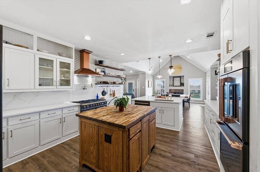 2811 Timber Rock Lane, Midlothian, TX 76065 2811 Timber Rock Lane, Midlothian, TX 76065