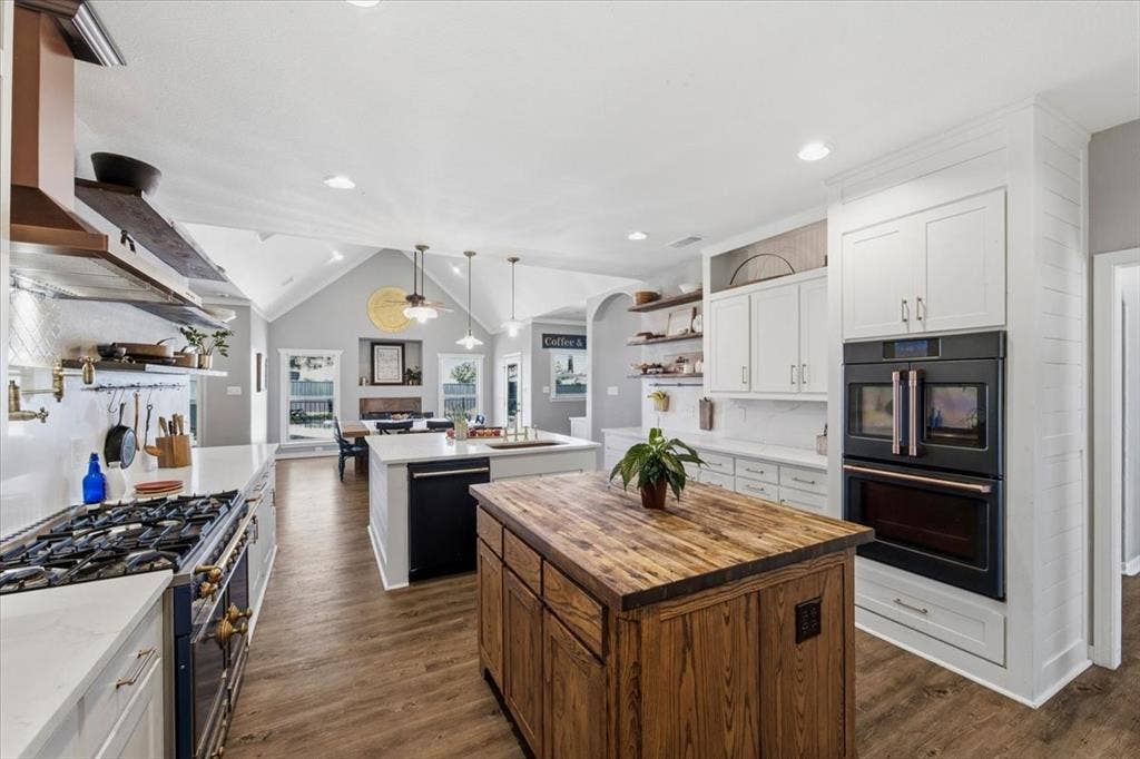 2811 Timber Rock Lane, Midlothian, TX 76065 2811 Timber Rock Lane, Midlothian, TX 76065