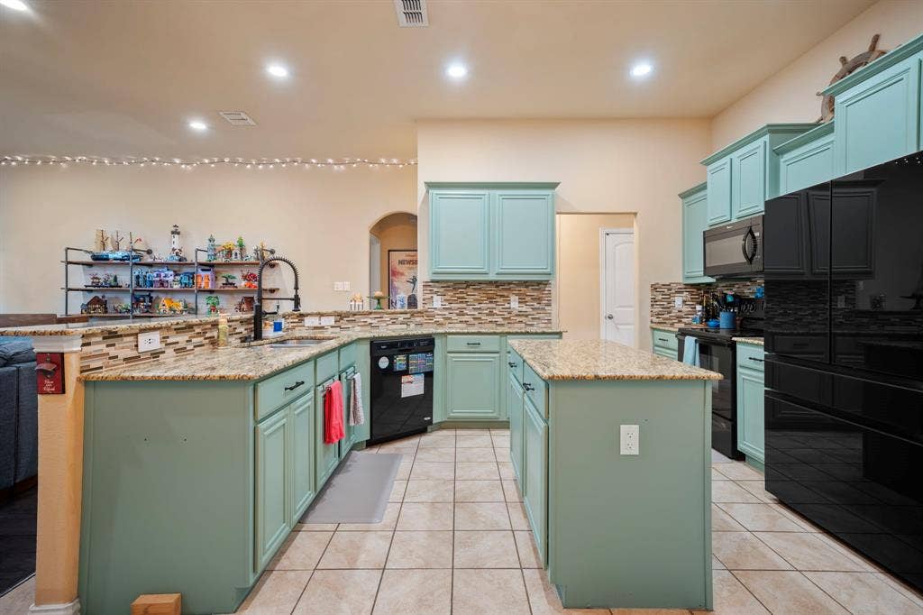 107 Jennie Court, Ferris, TX 75125