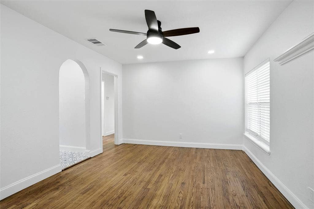 10430 Desdemona Drive, Dallas, TX 75228 Living with original refinished hardwoof flooring