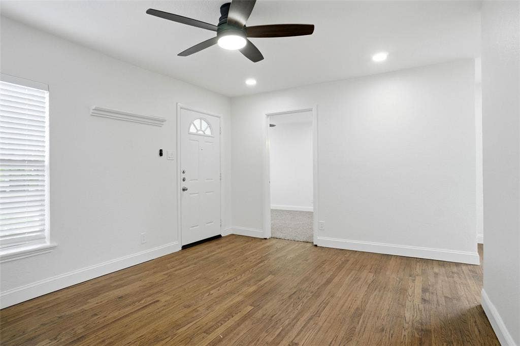10430 Desdemona Drive, Dallas, TX 75228 Living room to primary bedroom