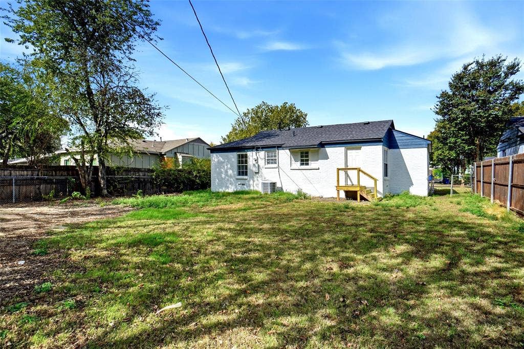 10430 Desdemona Drive, Dallas, TX 75228 Large backyard