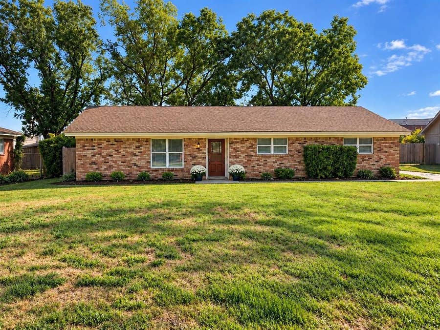 Property photo for 158 Cotillion Road, Fort Worth, TX